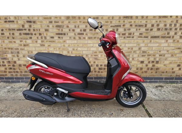 2024 Yamaha DELIGHT 125 RED