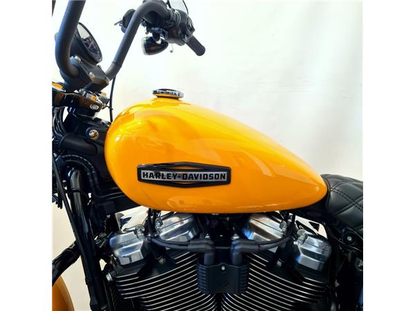 HARLEY-DAVIDSON STREET BOB 