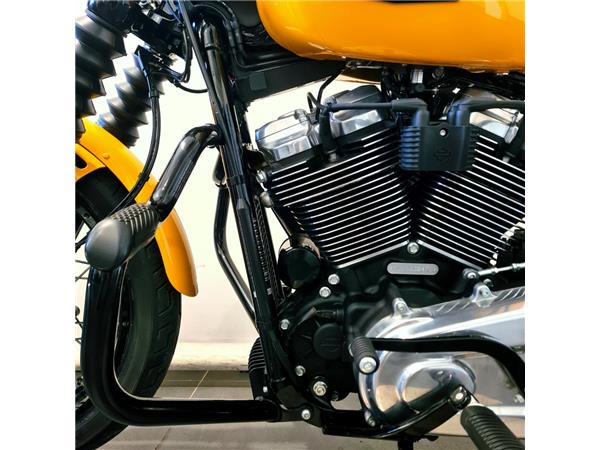 HARLEY-DAVIDSON STREET BOB 