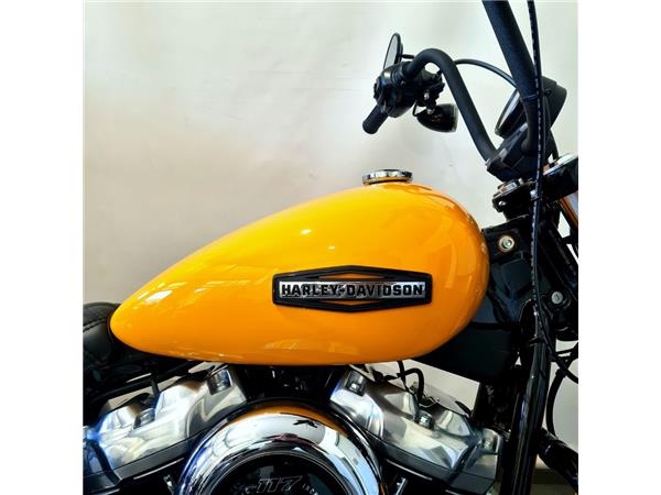 HARLEY-DAVIDSON STREET BOB 
