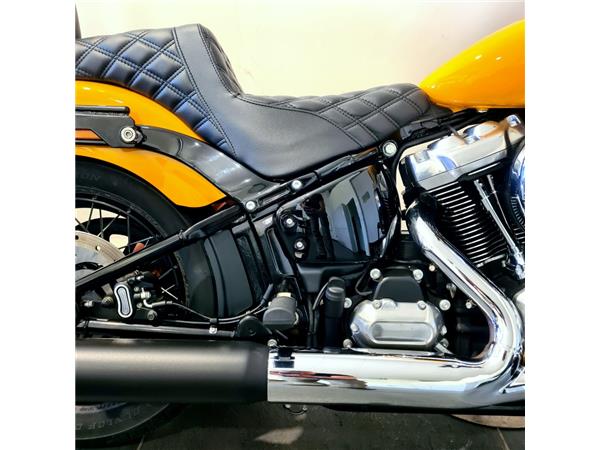 HARLEY-DAVIDSON STREET BOB 