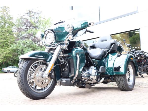 2024 HARLEY-DAVIDSON TRIKE FLHTCUTG TRI GLIDE ULTRA CLASSIC