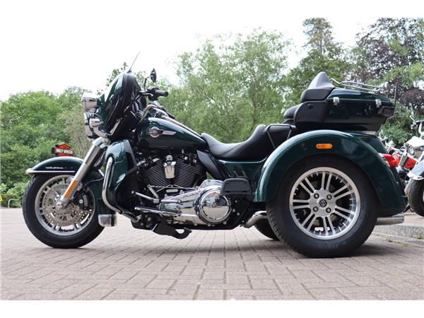 2024 HARLEY-DAVIDSON TRIKE FLHTCUTG TRI GLIDE ULTRA CLASSIC