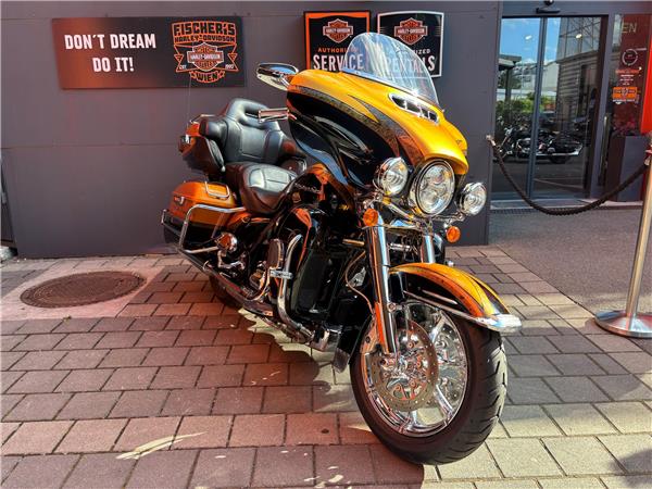 2015 Harley-Davidson CVO Ultra Limited FLHTKSE