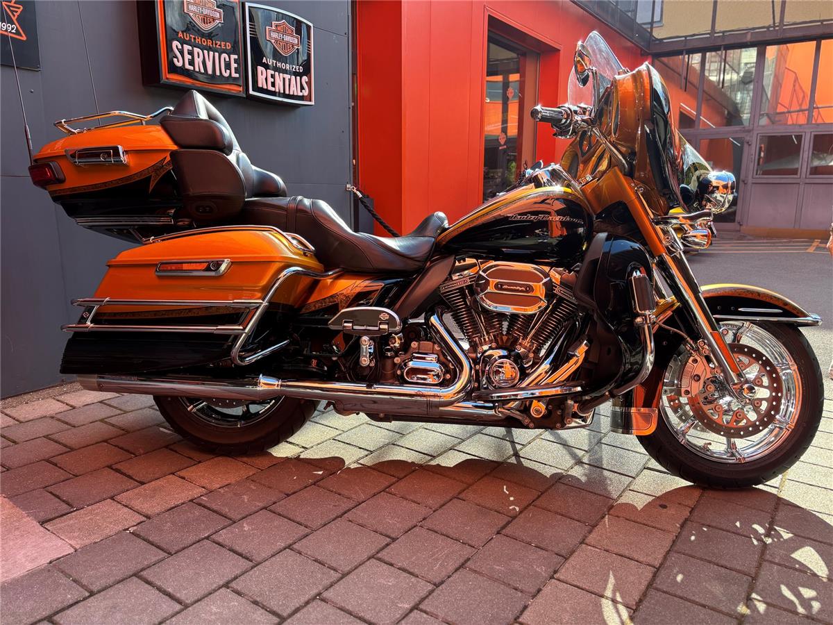 2015 Harley-Davidson CVO Ultra Limited FLHTKSE