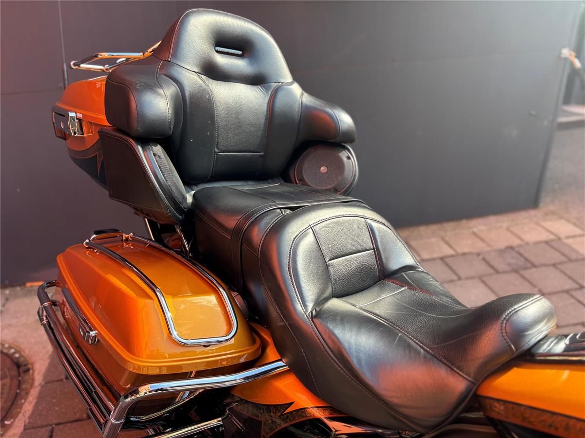 2015 Harley-Davidson CVO Ultra Limited FLHTKSE