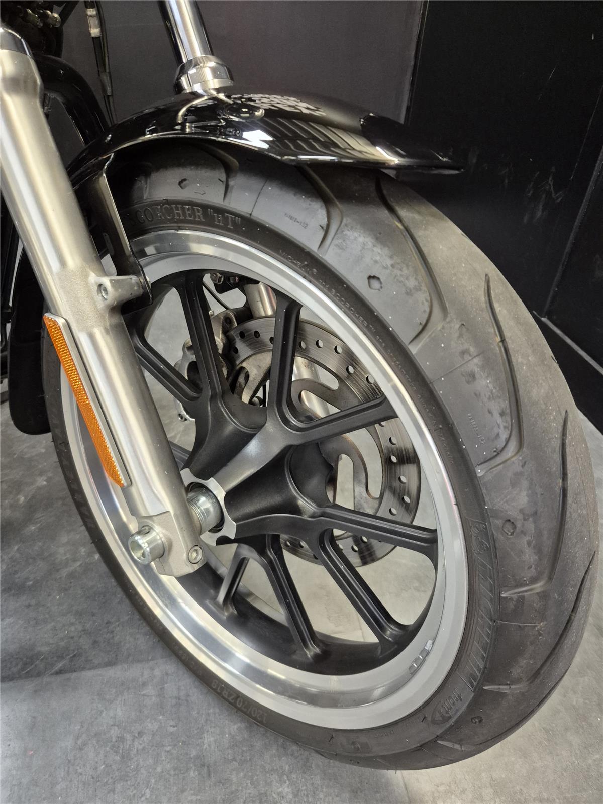 2015 HARLEY-DAVIDSON SUPERLOW