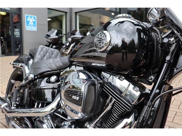 2016 HARLEY-DAVIDSON SOFTAIL FXSB BREAKOUT