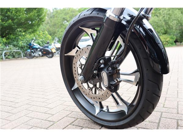 2016 HARLEY-DAVIDSON SOFTAIL FXSB BREAKOUT