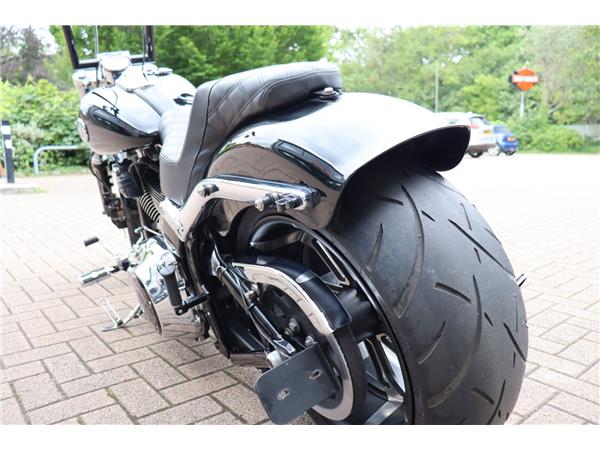 2016 HARLEY-DAVIDSON SOFTAIL FXSB BREAKOUT