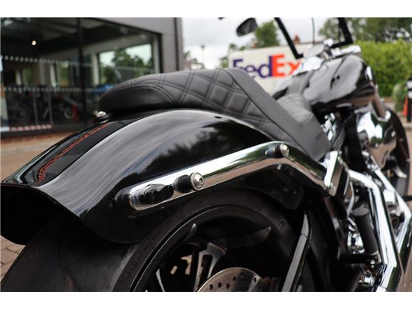 2016 HARLEY-DAVIDSON SOFTAIL FXSB BREAKOUT
