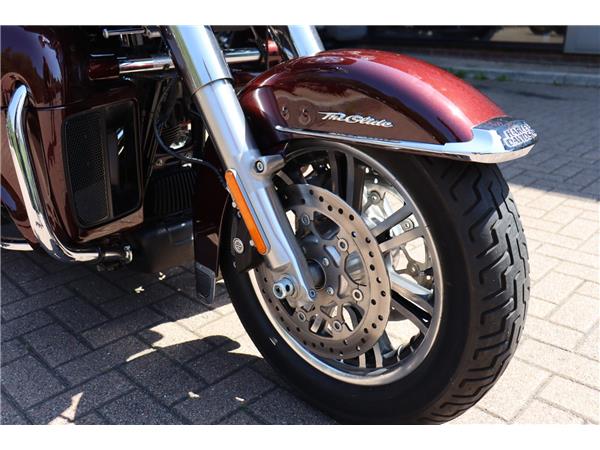 2018 HARLEY-DAVIDSON TRIKE FLHTCUTG TRI GLIDE ULTRA CLASSIC