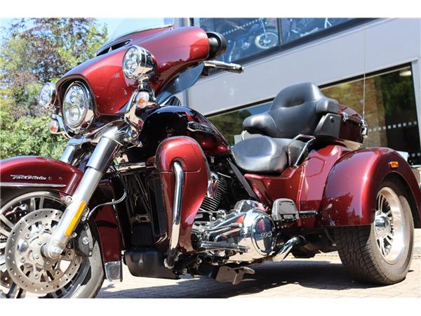 2018 HARLEY-DAVIDSON TRIKE FLHTCUTG TRI GLIDE ULTRA CLASSIC