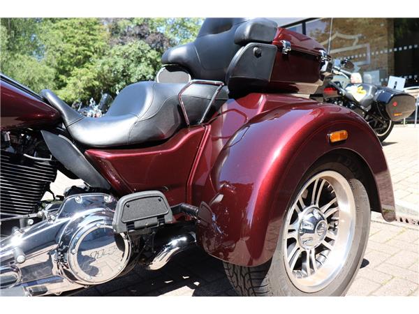 2018 HARLEY-DAVIDSON TRIKE FLHTCUTG TRI GLIDE ULTRA CLASSIC
