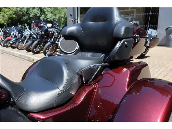 2018 HARLEY-DAVIDSON TRIKE FLHTCUTG TRI GLIDE ULTRA CLASSIC