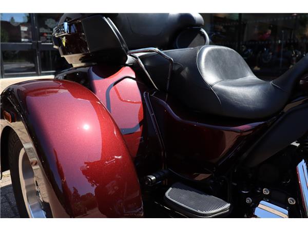 2018 HARLEY-DAVIDSON TRIKE FLHTCUTG TRI GLIDE ULTRA CLASSIC