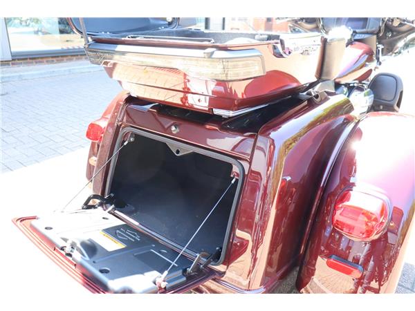 2018 HARLEY-DAVIDSON TRIKE FLHTCUTG TRI GLIDE ULTRA CLASSIC
