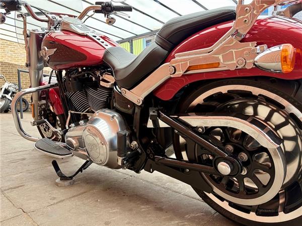 2018 HARLEY-DAVIDSON SOFTAIL FLFBS FAT BOY 114