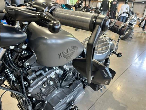 SPORTSTER 883 IRON SPORTSTER 883 IRON