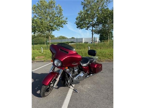 2017 HARLEY-DAVIDSON STREET GLIDE