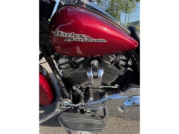 2017 HARLEY-DAVIDSON STREET GLIDE