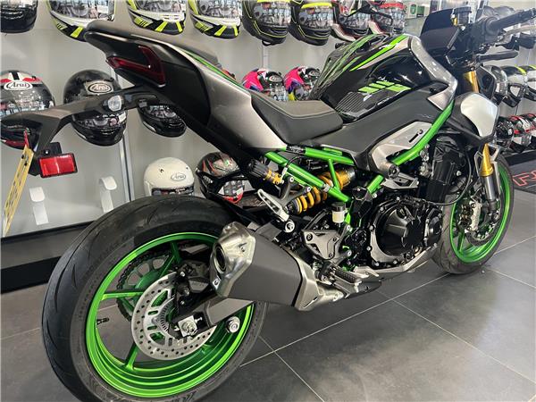 2025 KAWASAKI Z900SE