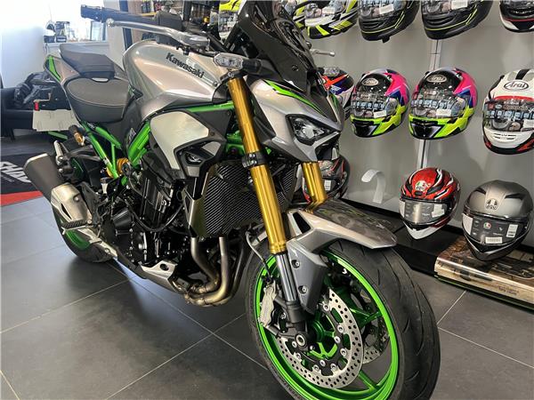 2025 KAWASAKI Z900SE