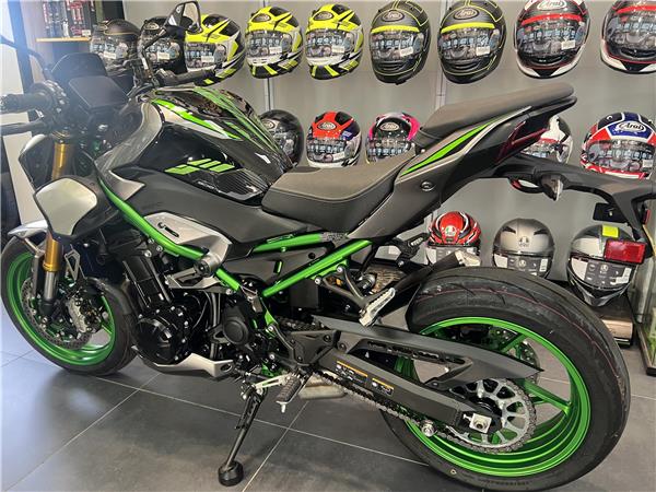 2025 KAWASAKI Z900SE