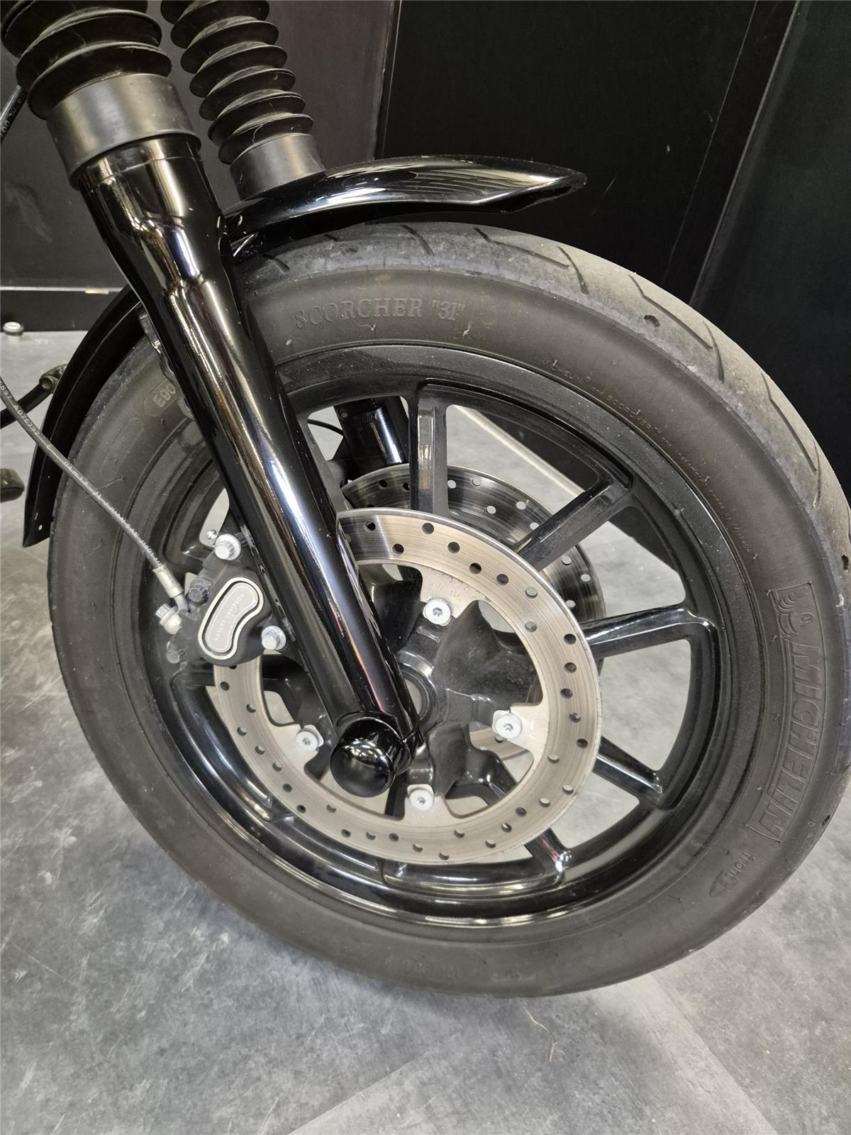 2017 HARLEY-DAVIDSON LOW RIDER