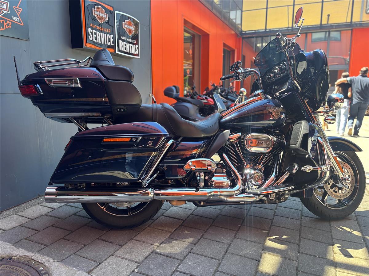 2018 Harley-Davidson CVO Ultra Limited FLHTKSE