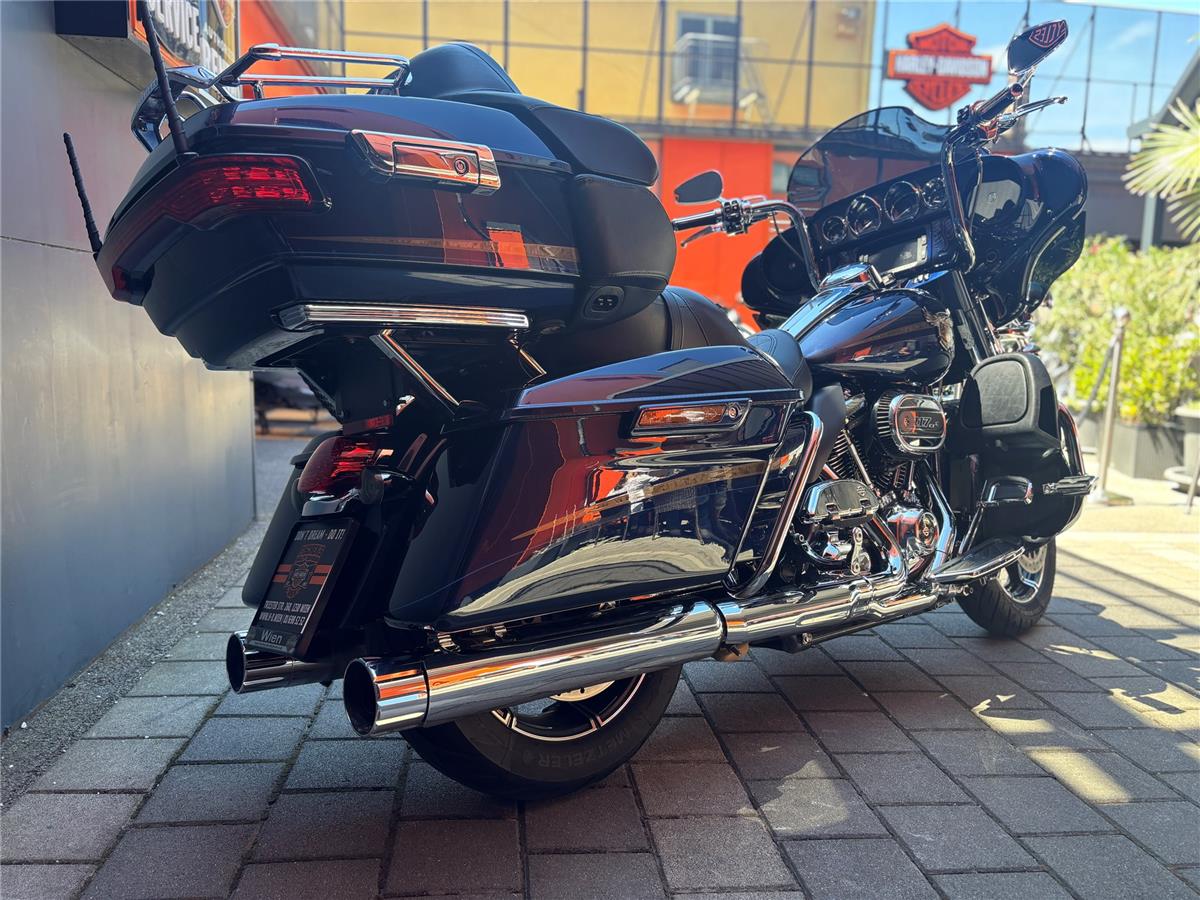 2018 Harley-Davidson CVO Ultra Limited FLHTKSE