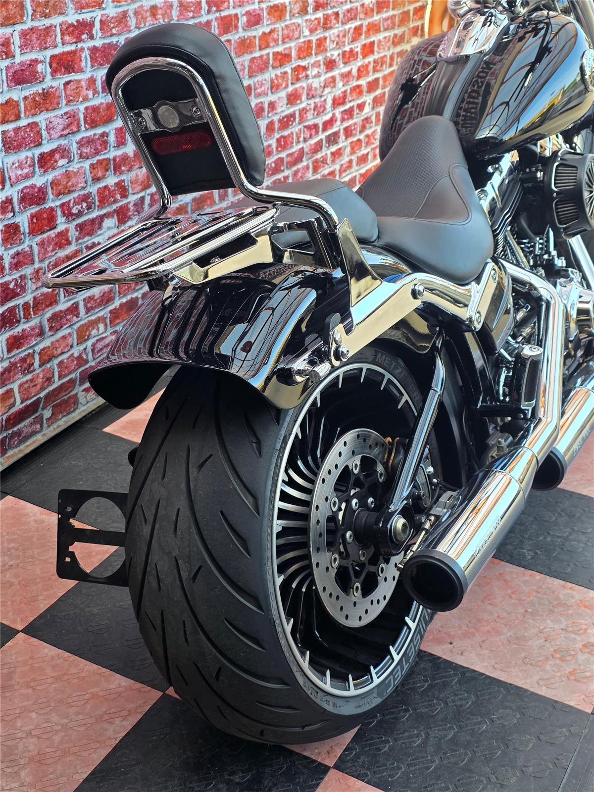 2017 harley-davidson FXSB Breakout 103 ABS