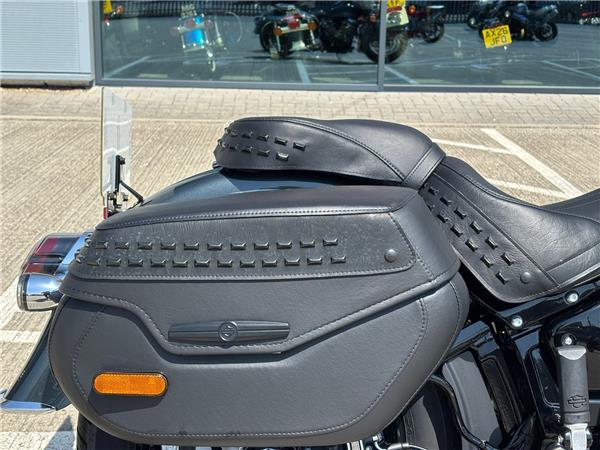2026 HARLEY-DAVIDSON SOFTAIL FLHC HERITAGE CLASSIC
