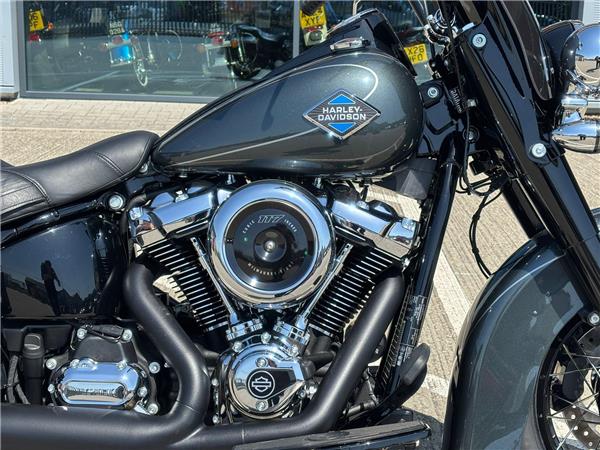 2026 HARLEY-DAVIDSON SOFTAIL FLHC HERITAGE CLASSIC