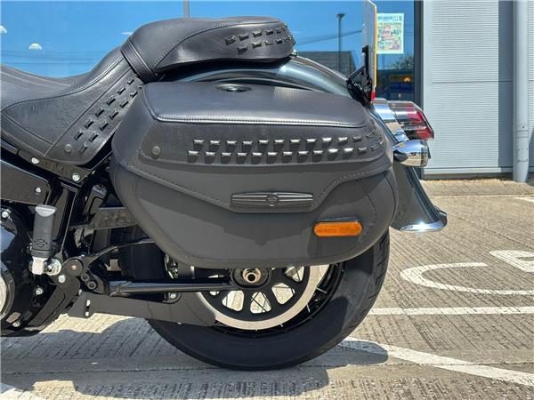2026 HARLEY-DAVIDSON SOFTAIL FLHC HERITAGE CLASSIC