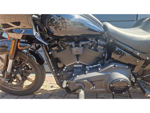 FXLRST LOW RIDER ST 117 