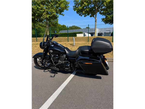 2021 HARLEY-DAVIDSON ROAD KING