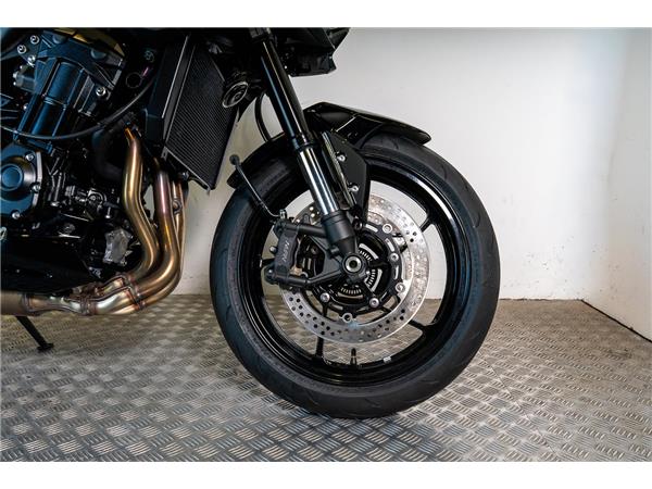 2026 KAWASAKI Z900 PERFORMANCE