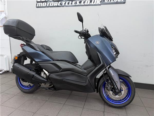 2023 YAMAHA XMAX 300