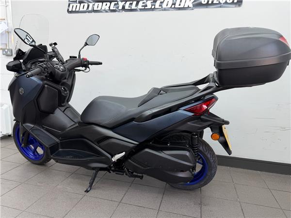 2023 YAMAHA XMAX 300