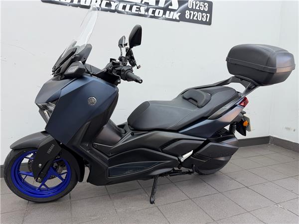 2023 YAMAHA XMAX 300