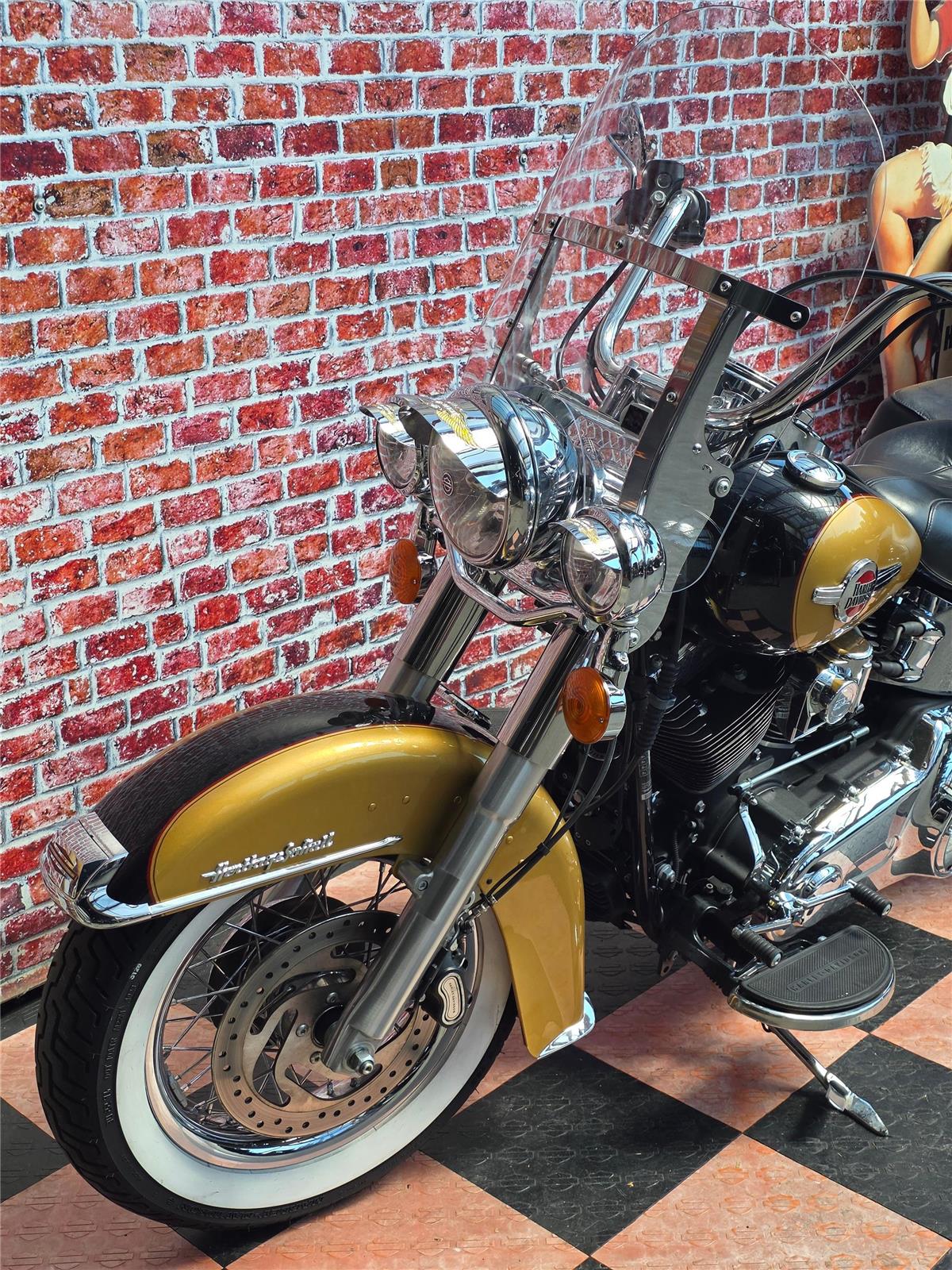 2017 harley-davidson FLSTC Softail Heritage Classic ABS