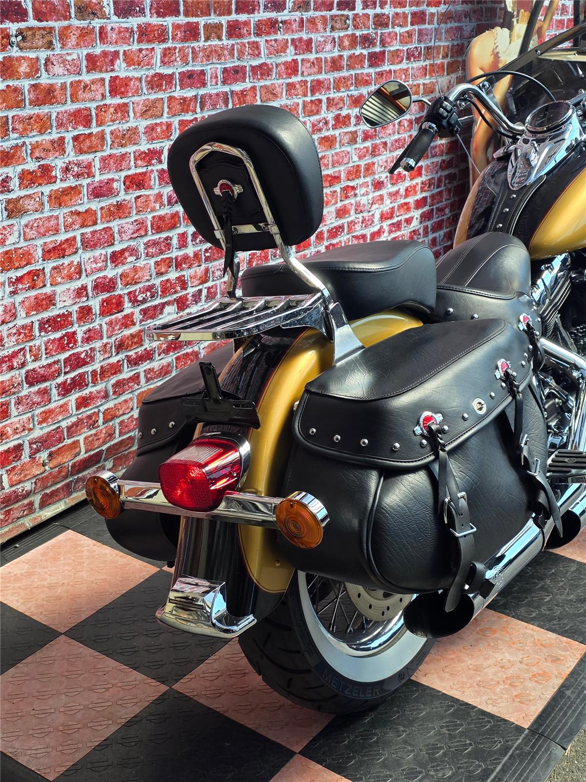 2017 harley-davidson FLSTC Softail Heritage Classic ABS