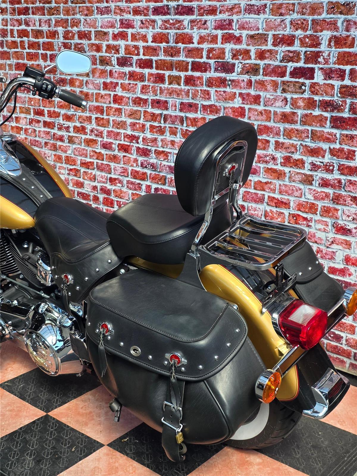 2017 harley-davidson FLSTC Softail Heritage Classic ABS