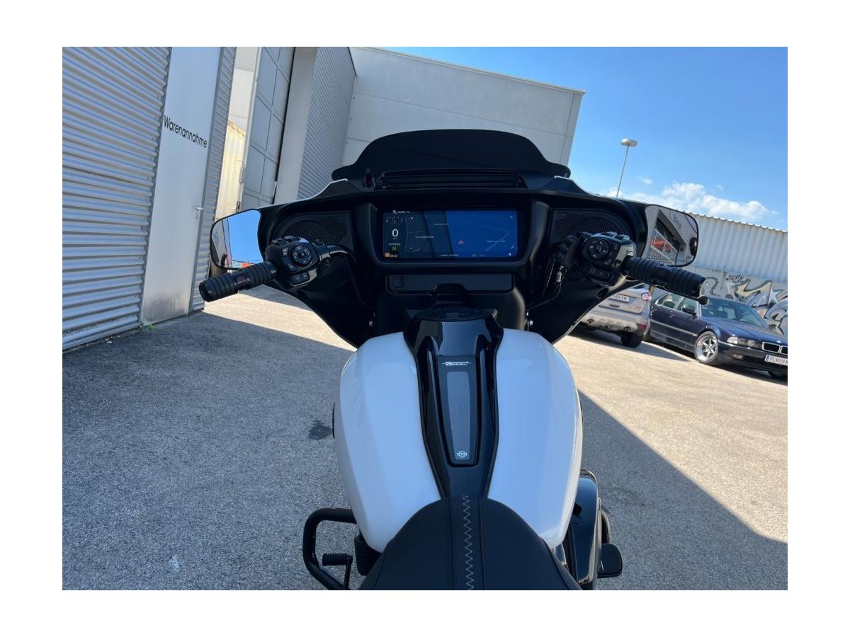 2024 Harley-Davidson Street Glide FLHX