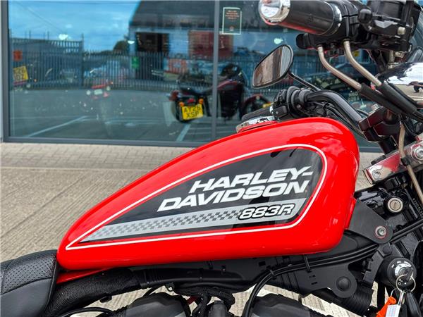 2008 HARLEY-DAVIDSON SPORTSTER XL883R ROADSTER