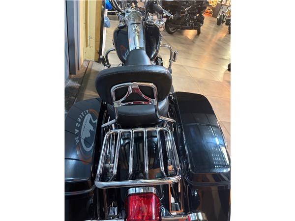 2020 HARLEY-DAVIDSON ROAD KING