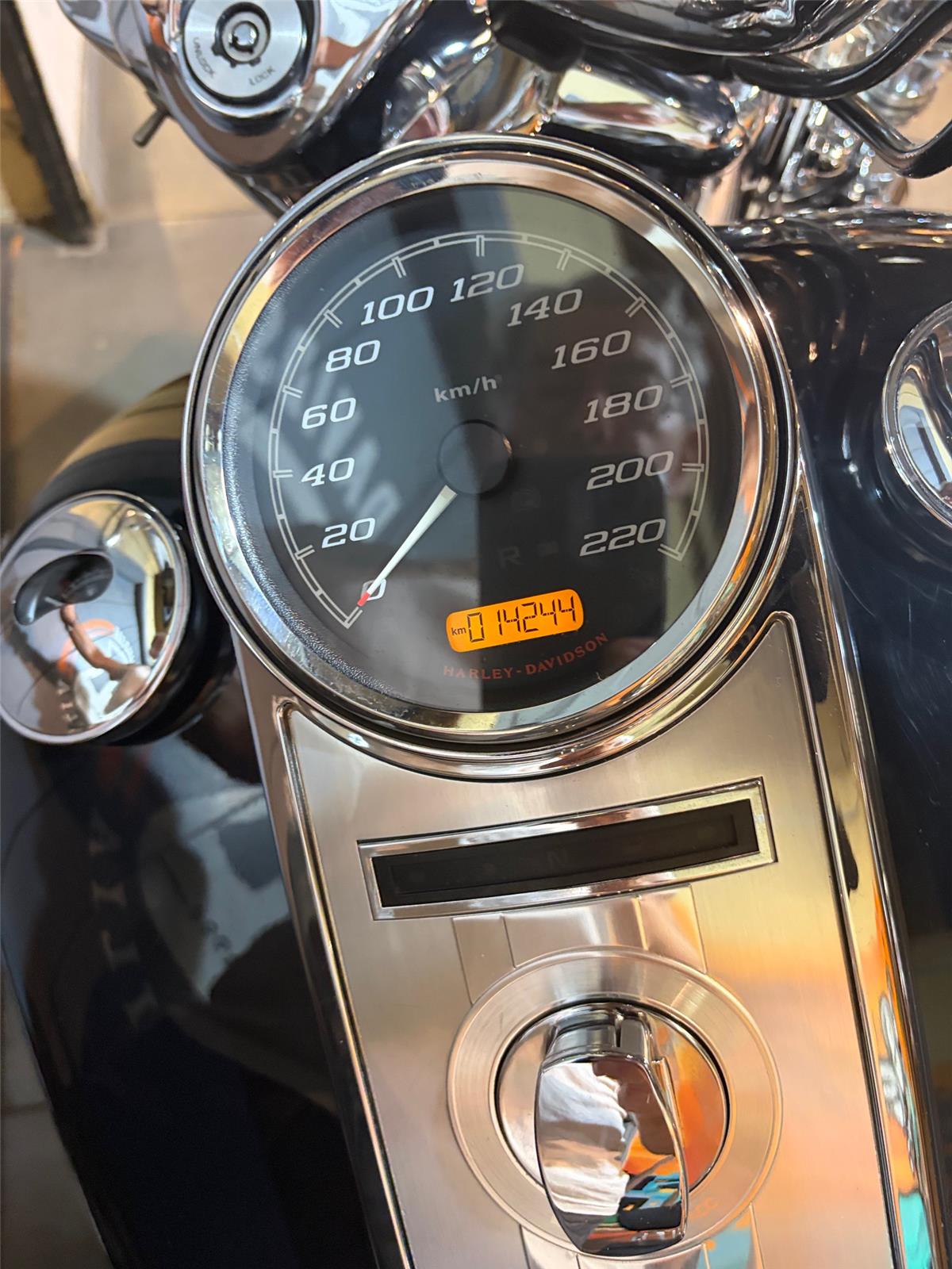 2020 HARLEY-DAVIDSON ROAD KING