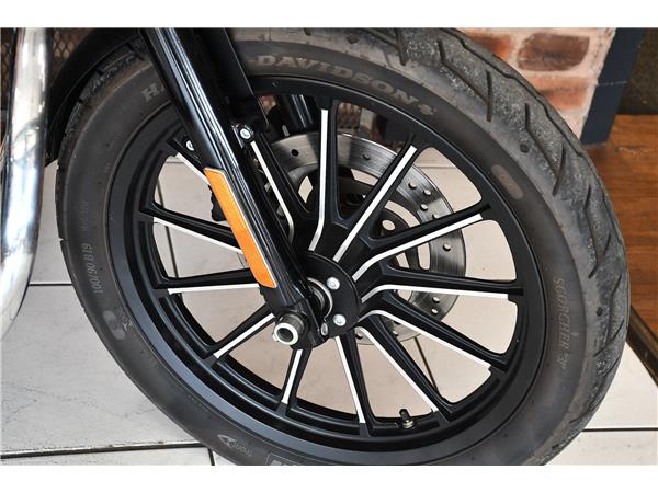 2013 HARLEY-DAVIDSON SPORTSTER XL883N IRON