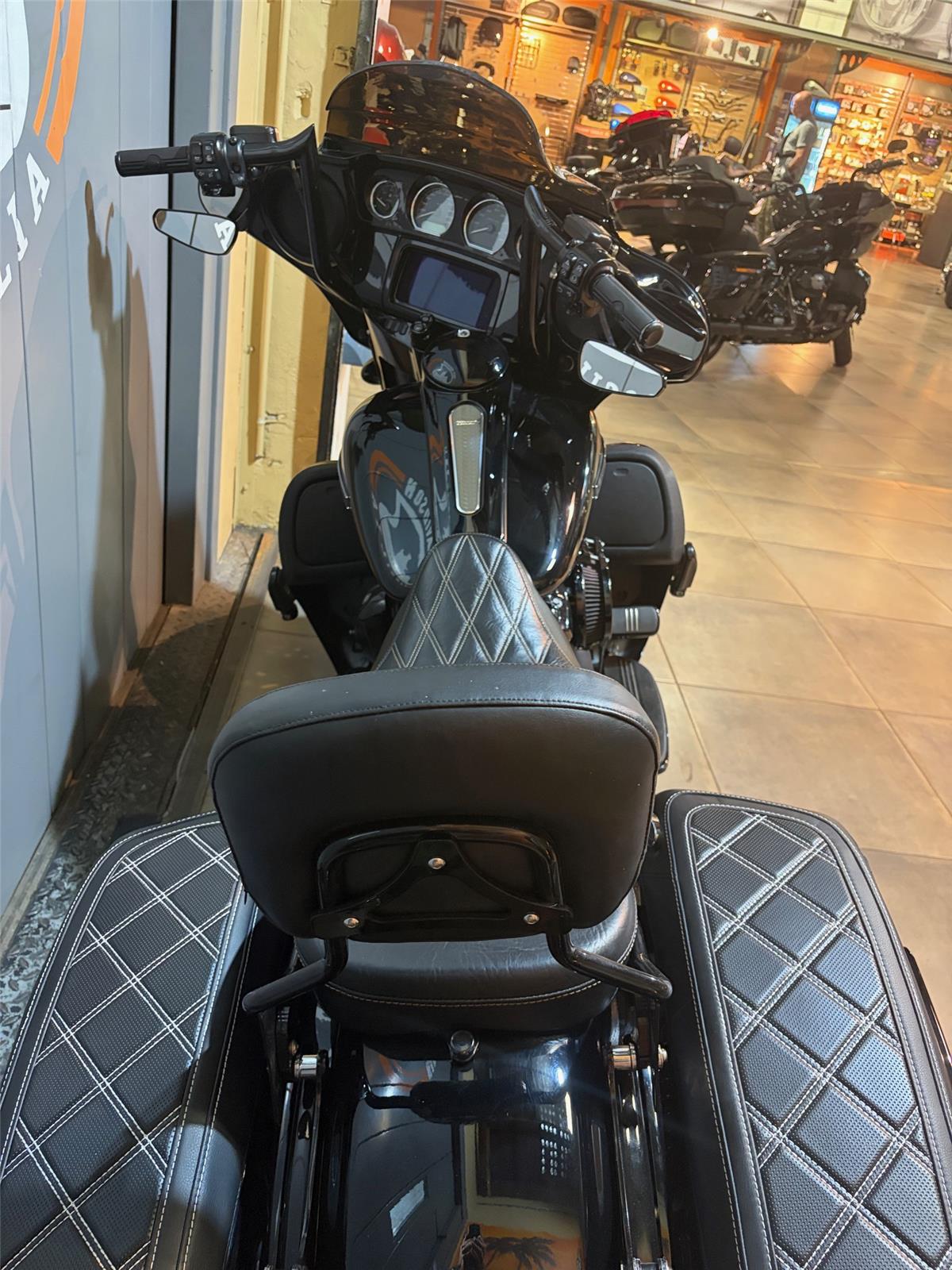 2018 HARLEY-DAVIDSON STREET GLIDE